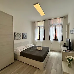 Appartamento Ai Portici Di Via Savonarola, Padova